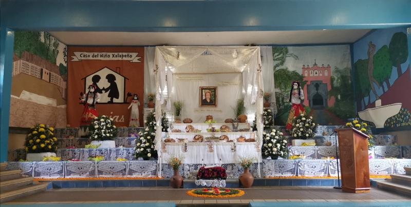 Altar en honor a la Sra. Alicia Ávila de Fernández